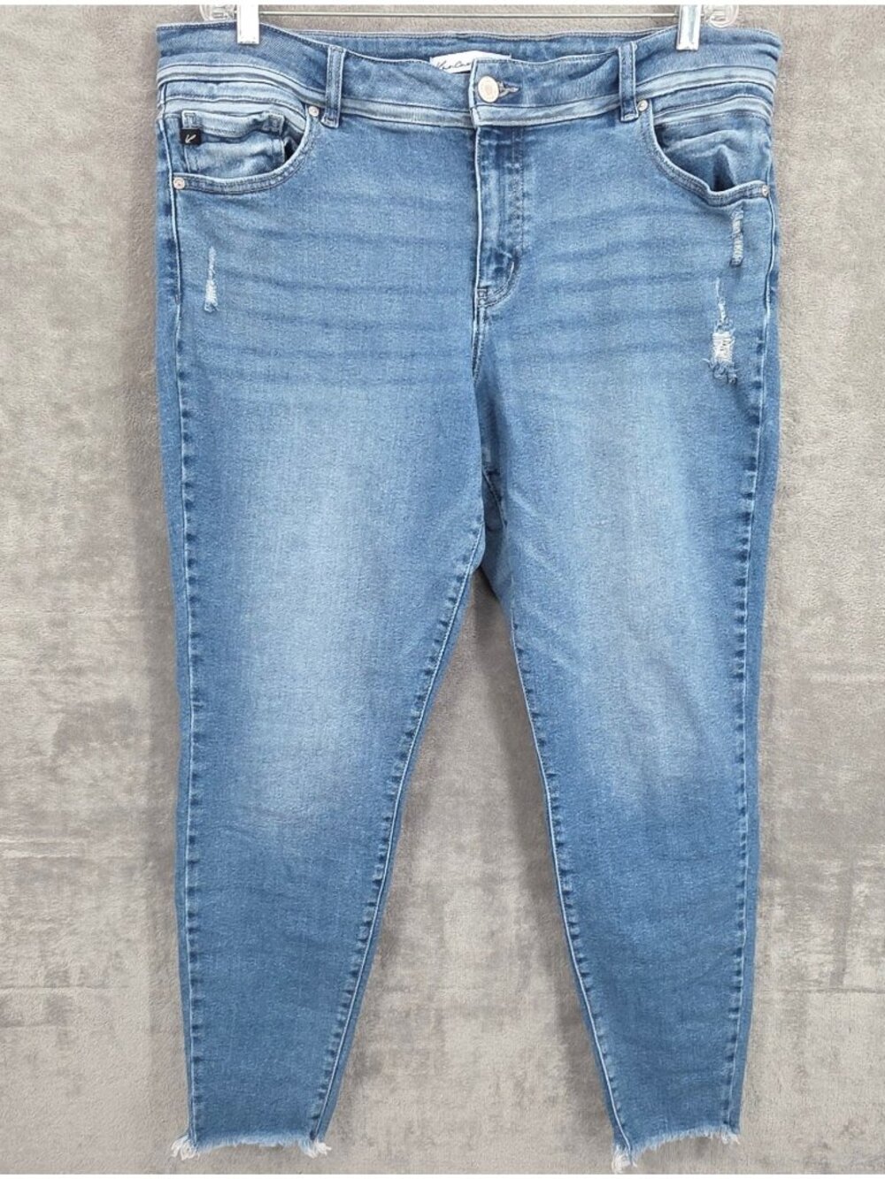 KanCan Skinny Jeans 18 Medium Blue Sandblast Wash Distressed Frayed Hem Mid Rise